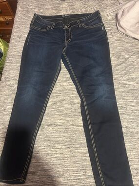Silver Jeans Suki Skinny Dark Blue Denim with Contrast Stitching